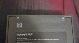 New
													Samsung Galaxy Z Flip7 - Unlocked, Mint, 256 GB, 12 GB, SM-F766U1, photo 2 of 3