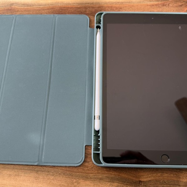 Apple iPad 7th Gen - Wi-Fi, 32 GB, Gray, A2197