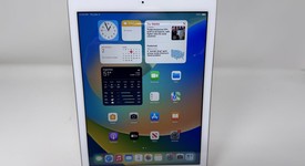 Fair
													Apple iPad 5th Gen - Wi-Fi, Gold, 32 GB, A1822, photo 1 of 6