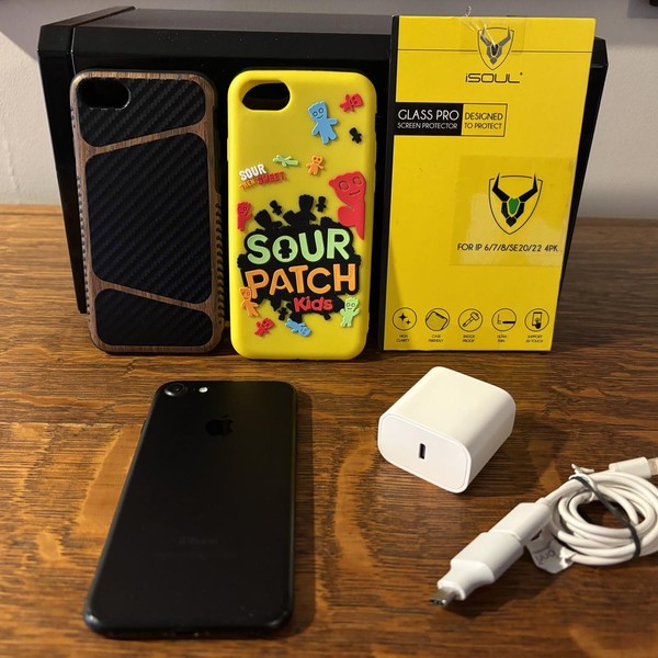 Apple iPhone 7 - T-Mobile, 128 GB, Black, A1778