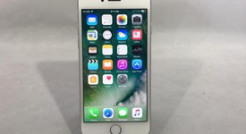 Mint
													Apple iPhone 7 - Sprint, Silver, 32 GB, A1660, photo 1 of 4