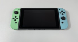 Mint
													Nintendo Switch - 32 GB, Animal Crossing: New Horizons, photo 3 of 8