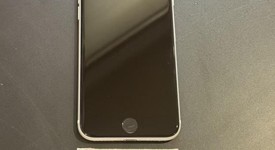 Good
													Apple iPhone SE 2nd Gen 2020 - Unlocked, White, 128 GB, A2275, photo 1 of 8