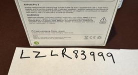 New
													Apple AirPods Pro 3, photo 2 of 3