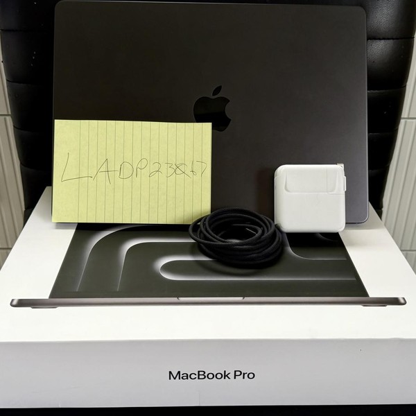 MacBook Pro Late 2023 (M3) - 14 inch - 512 GB, Black, 18 GB, Apple M3 Pro 11-core, 14-core GPU