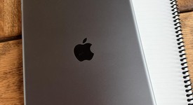 Mint
													Apple iPad 9th Gen - Unlocked, Gray, 64 GB, A2603, photo 2 of 8