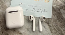 Used
													Apple AirPods 1st Gen - Lightning Case, photo 3 of 4
