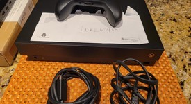 Mint
													Xbox One X (2017) - Black, Standard, photo 2 of 6