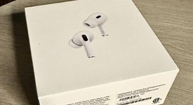 Used
													Apple AirPods Pro 2 - Lightning, photo 1 of 8