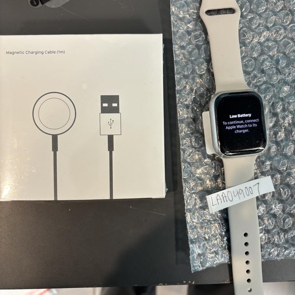 Apple Watch Series 8 45mm - Silver, A2771 - GPS, Aluminum