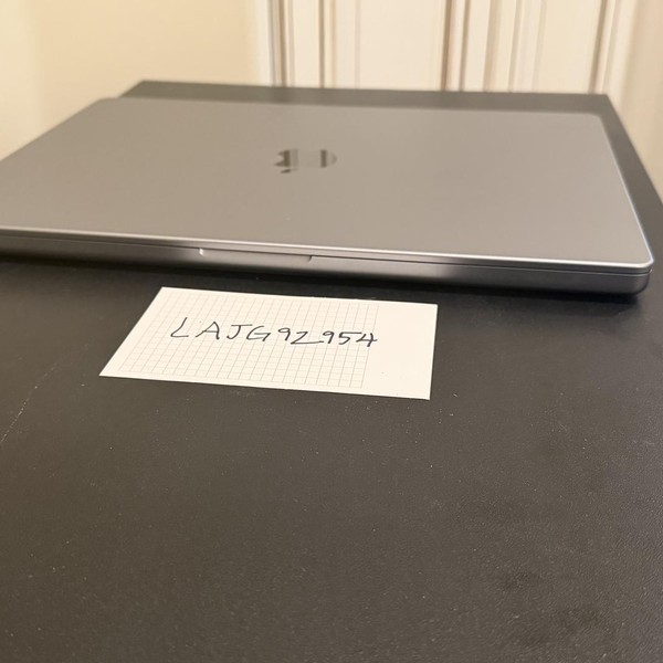 MacBook Pro 2021 - 16 inch - 1 TB, Silver, 16 GB, Apple M1 Pro 10-core