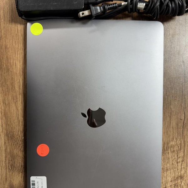 MacBook Air 2020 - 13 inch - 256 GB, Gray, 8 GB, Intel Core i3