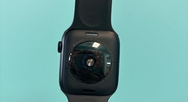 Good
													Apple Watch SE 2nd Gen 44mm - Unlocked, Midnight, A2727 - Cellular, Aluminum, photo 2 of 6