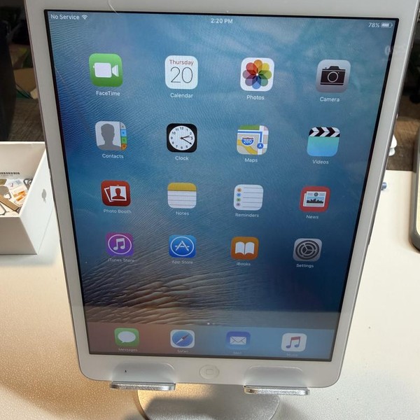 Apple iPad Mini - Unlocked, 16 GB, White
