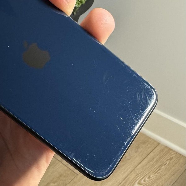 Apple iPhone SE 2nd Gen 2020 - Unlocked, 64 GB, Black, A2275