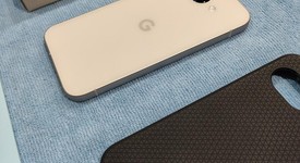 Mint
													Google Pixel 9a - Unlocked, Porcelain, 128 GB, 8 GB, photo 4 of 10