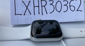 Good
													Apple Watch Series 4 44mm - Silver, A1978 - GPS, Aluminum, photo 3 of 12