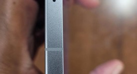 Mint
													Samsung Galaxy S25 FE - Metro by T-Mobile, Black, 128 GB, SM-S731U, photo 4 of 9