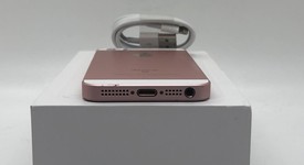 Good
													Apple iPhone SE 1st Gen 2016 - Unlocked, Rose Gold, 32 GB, A1662, photo 3 of 10