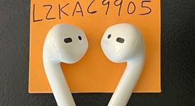 Used
													Apple AirPods 2nd Gen - Lightning Case, photo 5 of 6