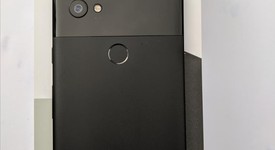 Mint
													Google Pixel 2 XL - Unlocked, Black, 128 GB, Google Edition, photo 3 of 10
