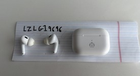 Used
													Apple AirPods Pro 2 - USB-C, photo 3 of 3