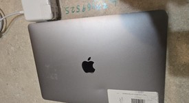 Fair
													MacBook Air 2019 - 13" - I5, Gray, 256 GB, 8 GB, photo 3 of 5