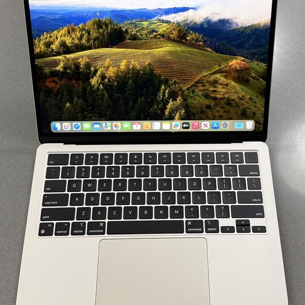 MacBook Air 2022 (M2) - 13 inch - 256 GB, Starlight, 8 GB, Apple M2