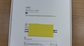 New
													Apple iPad 11th Gen - Verizon, Silver, 128 GB, A3355, photo 4 of 4