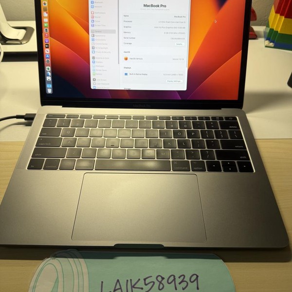 MacBook Pro 2017 (No Touch Bar) - 13 inch - 256 GB, Gray, 8 GB, Intel Core i5