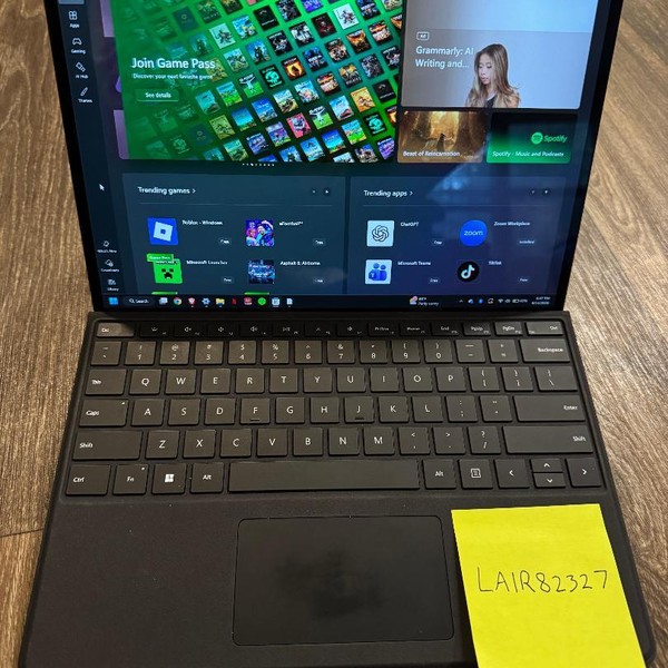 Microsoft Surface Pro 9 - Wi-Fi, 256 GB, Graphite, 16 GB, Intel Core i7, Wi-Fi