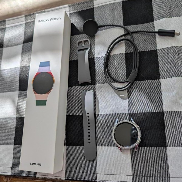 Samsung Galaxy Watch6 Classic - Wi-Fi, Silver, 43mm