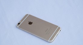 Mint
													Apple iPhone 6 - Unlocked, Gold, 64 GB, A1549, photo 2 of 3