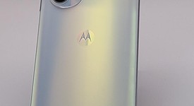 Good
													Motorola Edge Plus (2022) - Verizon, White, 128 GB, 8 GB, 5G UW, photo 1 of 3