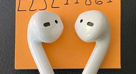Used
													Apple AirPods 1st Gen - Lightning Case, photo 5 of 7