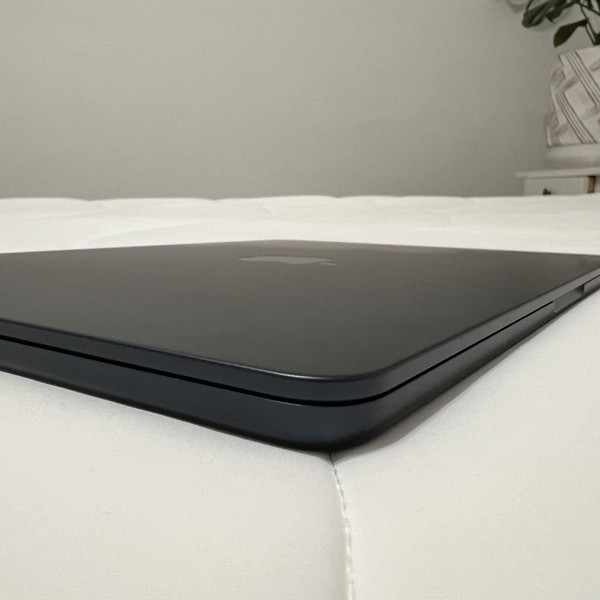 MacBook Air 2024 (M3) - 13 inch - 256 GB, Midnight, 8 GB, Apple M3, 8-core GPU