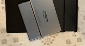 Mint
													Amazon Kindle Oasis 10th Gen - Gray, 32 GB, WiFi Only, photo 4 of 5