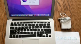 Good
													MacBook Air 2017 - 13" - I5, Silver, 128 GB, 8 GB, photo 2 of 9