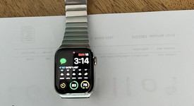 Good
													Apple Watch Series 5 44mm - Unlocked, Silver, A2095 Cellular, Stainless Steel, photo 4 of 15