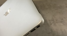 Good
													MacBook Air 2017 - 13" - I5, Silver, 128 GB, 8 GB, photo 5 of 10