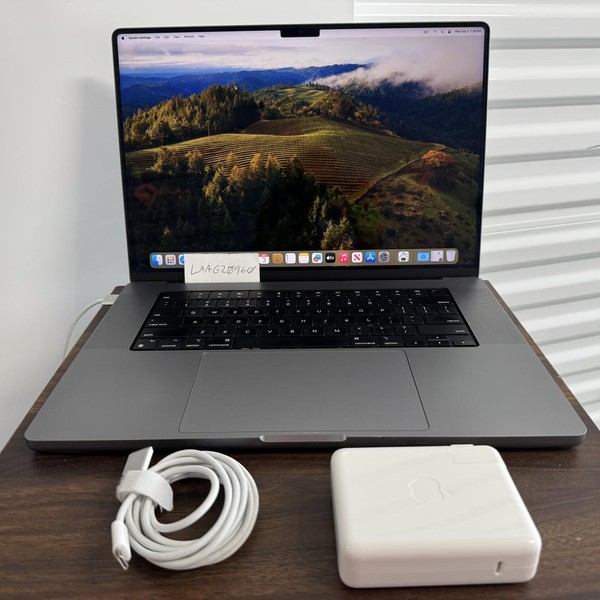 MacBook Pro 2021 - 16 inch - Apple M1 Max, Gray, 512 GB, 32 GB