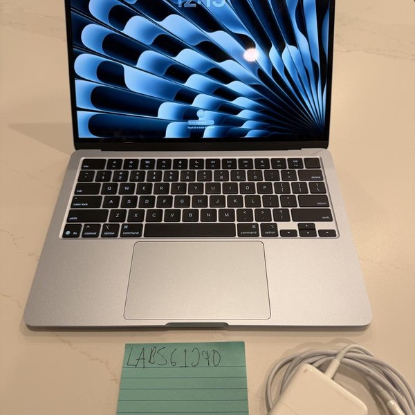 MacBook Air 2025 (M4) - 13 inch - 256 GB, Sky Blue, 16 GB, Apple M4