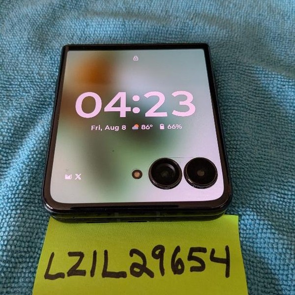 Motorola Razr Ultra (2025) - Unlocked, 512 GB, PANTONE Scarab, 16 GB