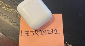 Used
													Apple AirPods 2nd Gen - Lightning Case, photo 4 of 6