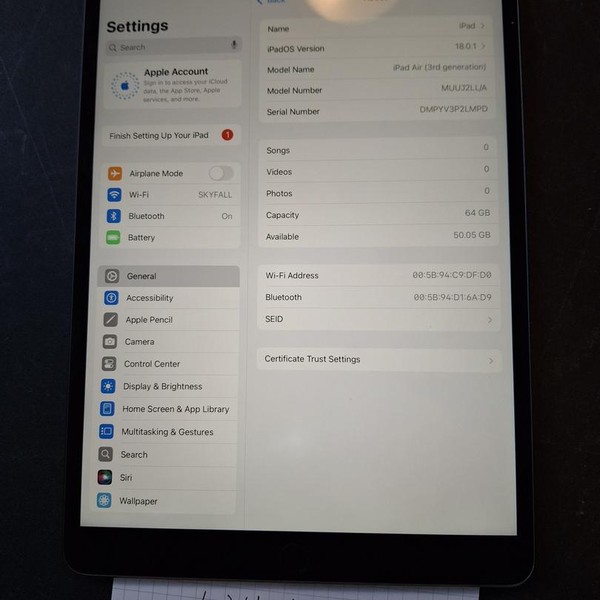 Apple iPad Air 3rd Gen - Wi-Fi, 64 GB, Gray