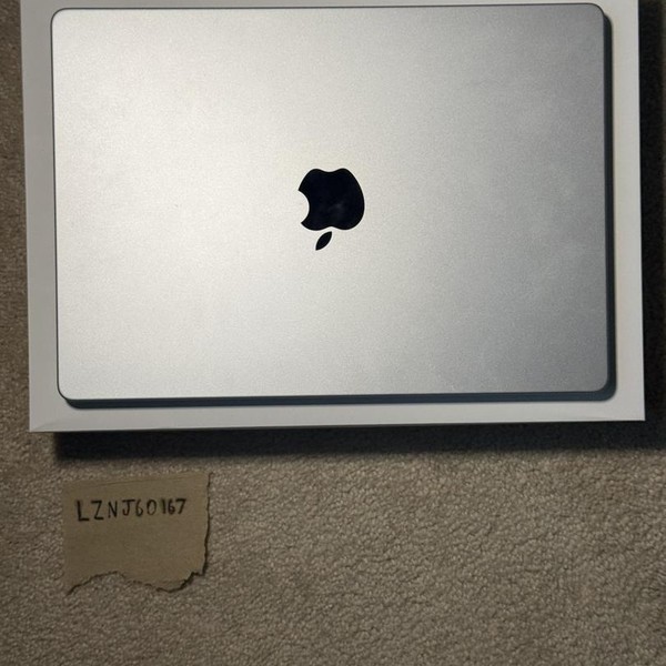 MacBook Pro 2024 - 14 inch - 1 TB, Silver, 24 GB, Apple M4