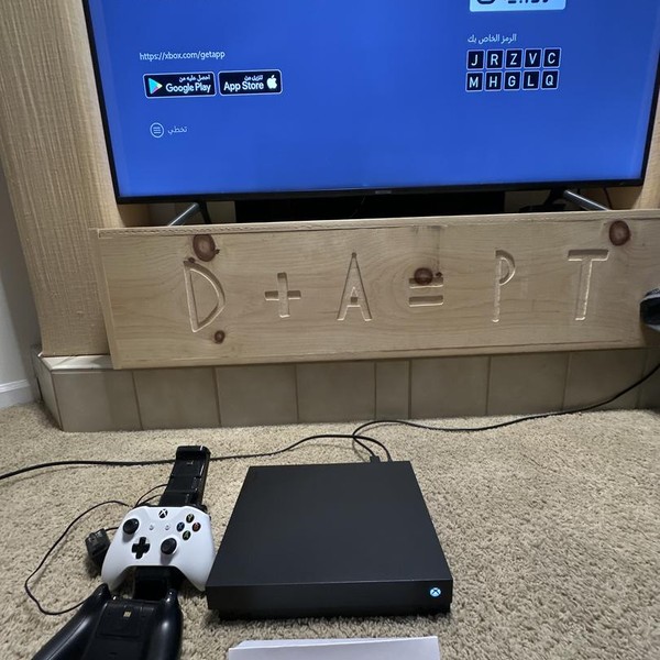 Xbox One X (2017) - Black, Standard