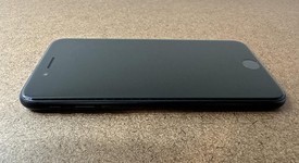 Mint
													Apple iPhone SE 2nd Gen 2020 - Unlocked, Black, 64 GB, A2275, photo 4 of 9