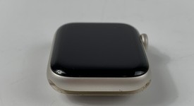 Fair
													Apple Watch SE 2nd Gen 44mm - Unlocked, Starlight, A2727 - Cellular, Aluminum, photo 5 of 8