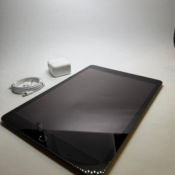 Apple iPad (8th Gen) - Wi-Fi, 32 GB, Gray, A2270